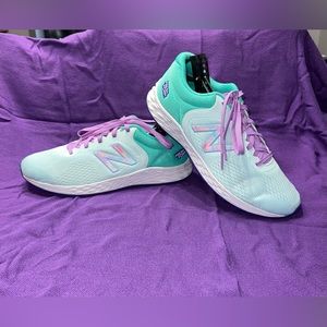 New Balance girls shoes size 7